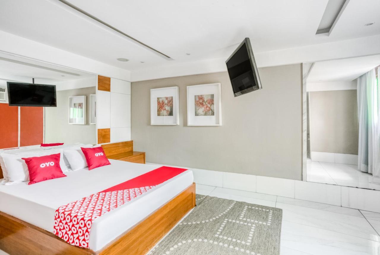 Oyo Nobs Hotel, Сао Жоао де Мерити Екстериор снимка